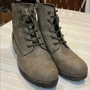 Report Combat Boots size 10W women’s